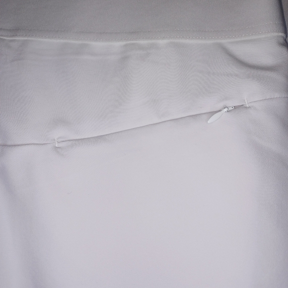 Greg Norman white golf skort with pockets - Picture 7 of 10